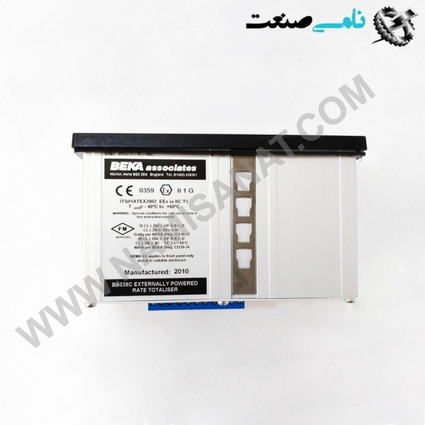 BA338C, واردات قطعات ,PEPERL FUCHS نامی صنعت,تجهیزات صنعتی,نمایندگی فروش سایر برند ها,نمایندگی فوش ایر برند های ABB,NAMISANAT,IFM,پترو شیمی ,فولاد,شرکت بازرگانی,نامی ,صنعت, سسایر سیستم ها,سیستم ها ,وکانکتور,مانیتور  ind.electronics,الکترونیک صنعتی,Encoders MEASUREMENT ,&INSTRUMENT,اندازه گیری و ابزار دقیق ind.power,برق صنعتی , Induction welding,,جوش القایی, hydraulic-pneumatic,,هیدرولیک   BA338C,BA338,BA33,BA3, BEKA,IND.AUTOMATION, trinsically safe,loop-powered,analogue bargraph and digital indicator,Externally,powered,pulse input,rate totaliser,monitoring and control systems,NAMISANAT.CO,https:,https:,,www.namisanat.com,per,بکا,اتوماسیون صنعتی,نشانگر دیجیتال,ورودی پالس,مجموع کننده, نرخ,نظارتگر و کنترلگر  توتالایزر توتالایزر موجود در فلومتر چرخ پارویی داده‌های جریان را جمع‌آوری می‌کند و به کاربران کمک می‌کند مصرف کلی آب یا مصرف مایعات را ردیابی کنند. این به طور دقیق داده های بلندمدت را جمع می کند و آن را برای مدیریت منابع آب، نظارت بر فرآیندهای صنعتی و محاسبه هزینه مفید می کند. استفاده از توتالایزر با جلوگیری از استفاده بیش از حد یا کمبود منابع سیال، کارایی عملیاتی را بهبود می بخشد.  توتالایزر چیست؟ توتالایزر (Totalizer) یک دستگاه یا ابزار محاسباتی است که برای جمع‌آوری و نمایش داده‌های تجمیعی به کار می‌رود. این دستگاه‌ها اغلب در صنایع مختلف از جمله نفت و گاز، آب و فاضلاب، انرژی، و تولیدات صنعتی استفاده می‌شوند. توتالایزرها برای اندازه‌گیری کل مقادیر، مانند حجم جریان، انرژی مصرفی، یا نرخ تولید به کار می‌روند و در بسیاری از موارد، اطلاعات مهمی برای مدیریت عملیات و بهینه‌سازی عملکرد ارائه می‌دهند.  به طور کلی، “Totalizer” برای شمارش مقدار کل مواد (مانند سیال) در جریان استفاده می شود. در زندگی روزمره تا حدودی با کاربرد «توتالایزر» مواجه می شویم. مثلا وقتی برای سوخت گیری به پمپ بنزین می رویم، «توتالایزر» کلید پرداخت خواهد بود. با برداشتن تفنگ سوخت و چرخاندن سوئیچ به سمت بالا، گیج بنزین به صفر می رسد. پس از سوخت گیری، تفنگ سوخت را آویزان می کنیم و سوئیچ را به سمت پایین می کشیم، سنج بنزین نشان می دهد که چند گالن بنزینی که سوخت گرفته ایم، بر اساس این مقدار گالن، صورتحساب پرداخت می شود. «چند گالن سوخت می شود» به اصطلاح «توتالایزر» است. در این سناریو سرعت اهمیت کمتری دارد و «مبلغ کل» رابطه مستقیم تری با ما دارد. علاوه بر این کنتورهای آب و گاز و برق که هر ماه می خوانید نیز توتالایزر هستند که از همین روش برای محاسبه میزان شارژ استفاده می کنند. “توتالایزر” در فلومتر به عملکرد انباشته جریان اشاره دارد. جریان تجمعی را می توان برای کنترل جریان داروی مایع، فاضلاب، مواد غذایی خام و غیره که در طول خطوط لوله خاص حمل می شود، به منظور کنترل هزینه استفاده کرد. دوز دقیق مایع همچنین می تواند واکنش های شیمیایی پردازش را کنترل کند. اطمینان از سازگاری فرمول‌های تولیدی برای مواد غذایی، دارویی و غیره. به‌علاوه، برخی از فلومترهای الکترونیکی موجود در بازار عملکرد دسترسی به داده‌های جریان انباشته شده را در یک بازه زمانی مشخص دارند.  انواع توتالایزرها توتالایزرها بر اساس نوع کاربرد و طراحی خود، به دسته‌های مختلفی تقسیم می‌شوند:  1. توتالایزر مکانیکی  این نوع توتالایزرها از چرخ‌دنده‌ها و مکانیزم‌های فیزیکی برای محاسبه و نمایش مجموع مقادیر استفاده می‌کنند. • مزایا: • دوام بالا • عملکرد بدون نیاز به برق • معایب: • دقت کمتر در مقایسه با مدل‌های الکترونیکی • محدودیت در کاربردهای پیچیده  2. توتالایزر الکترونیکی  این نوع از سنسورها و پردازشگرهای دیجیتال برای ثبت داده‌ها استفاده می‌کند و قادر است داده‌ها را به‌صورت دقیق‌تر و با قابلیت پردازش بیشتری ارائه دهد. • مزایا: • دقت بالا • قابلیت اتصال به سیستم‌های اتوماسیون • توانایی ثبت و ارسال داده‌ها به‌صورت بلادرنگ • معایب: • نیاز به منبع تغذیه • حساسیت به شرایط محیطی مانند دما و رطوبت  3. توتالایزر حجمی  این نوع، حجم کلی مایعات، گازها یا مواد دیگر را محاسبه می‌کند. معمولاً در صنایعی مانند نفت و گاز و سیستم‌های آبیاری استفاده می‌شود. • کاربردها: اندازه‌گیری جریان حجمی آب یا نفت.  4. توتالایزر انرژی  این دستگاه‌ها برای اندازه‌گیری کل انرژی مصرفی یا تولیدشده در سیستم‌های حرارتی یا الکتریکی استفاده می‌شوند. • کاربردها: صنایع تولید انرژی و گرمایش.  5. توتالایزر زمان  برای ثبت و نمایش زمان کل کارکرد یک دستگاه یا ماشین استفاده می‌شود. • کاربردها: تعمیر و نگهداری ماشین‌آلات.  6. توتالایزر پالس  این نوع تعداد کل پالس‌های ورودی از یک سنسور یا دستگاه دیگر را ثبت می‌کند. • کاربردها: شمارش پالس‌های سیگنال از جریان‌سنج‌ها یا کنتورهای مصرف.      سه شاخص رایج نظارت بر فلومترها: 1) جریان تجمعی: واحد زمان ثابت است و حجم سیال در هر واحد زمان جریان دارد. به عنوان مثال، اگر 50 لیتر فاضلاب در دقیقه تخلیه شود، جریان آنی 50 لیتر در دقیقه است. دیگر اینکه اگر فاضلاب با دبی آنی 50 لیتر در دقیقه تخلیه شود، با فرض اینکه دبی اصلا تغییر نمی کند و زمان تخلیه به مدت هشت ساعت در روز ثابت است، تخلیه تجمعی فاضلاب می تواند 24000 باشد. لیتر در روز  2) جریان لحظه ای: LPM مخفف لیتر در دقیقه است که در یک نقطه زمانی خاص (مانند میکروثانیه یا میلی ثانیه) اندازه گیری می شود. با این حال، این داده ها تنها در صورتی قابل اجرا هستند که سرعت جریان لحظه ای برای یک دقیقه و همچنین تحت شرایط قطر لوله ثابت حفظ شود. در واقع، دبی آنی می تواند در یک دوره زمانی کم یا زیاد باشد و پس از مدتی، دبی تجمعی اندازه گیری شده با دبی لحظه ای سازگار نخواهد بود. بنابراین، تعداد دبی‌های لحظه‌ای در نهایت بر نرخ جریان تجمعی تأثیر نمی‌گذارد. به عنوان مثال: در یک دوره پایش جریان در ده دقیقه، دبی لحظه ای اندازه گیری شده در یک میلی ثانیه 60 LPM و دبی لحظه ای در میلی ثانیه دیگر 40 LPM است، اما پس از ده دقیقه، دبی تجمعی 50 LPM است.  3) سرعت جریان: سرعت جریان سیال در یک مقطع در واحد زمان را نرخ جریان می گویند که معمولاً برای نظارت بر کمیت فیزیکی تغییرات جریان مایع یا گاز استفاده می شود.   کاربران چگونه داده های توتالایزر “Totalizer” را بدست می آورند؟ 1) ضبط دستی، استفاده از عملکرد ضبط 14 روزه آسان تر است. پرسنل در محل، جریان تجمعی رفت و برگشت را در محل نصب فلومتر در زمان و فرکانس معین نظارت و ثبت می کنند. اگر محل نصب فلومتر دور باشد، هزینه های زمان و مدیریت افزایش می یابد. فلومتر چرخ LORRIC Paddle حافظه جریان تجمعی 14 روزه را فراهم می کند، بنابراین پرسنل نیازی به سفر مکرر در هر روز ندارند، که می تواند هزینه های مدیریت و زمان را تا حد زیادی کاهش دهد.  2) دبی سنج چرخ LORRIC AxleSense با “انباشت روزانه حجم جریان مثبت,منفی,خالص در 14 روز گذشته.” در زیرساخت تاسیسات غیر فرآیندی، عموما PLC برای نظارت بر سیستم وجود ندارد. فلومتر چرخ دستی LORRIC AxleSense جمع آوری داده های پایش جریان زیر را ارائه می دهد: حجم جریان مثبت,منفی,خالص، می توانید یکی از آنها را به عنوان داده های تاریخی برای 14 روز گذشته تنظیم کنید (داده ها می توانند حداکثر 10 رقم را نمایش دهند). در عین حال، به دلیل مجهز بودن به باتری پشتیبان، حتی اگر دستگاه به طور موقت خاموش باشد، می توان داده ها را دست نخورده نگه داشت.  3) انتقال داده ها از طریق سیگنال های الکترونیکی روش‌های ثبت دستی داده‌ها به تجهیزات اضافی یا سیستم کنترل مرکزی نیاز ندارند، که قابلیت اطمینان در زمان واقعی را ارائه می‌کنند (اگرچه می‌توان از لاگرهای خارجی برای محاسبات پیچیده‌تر استفاده کرد). با این حال، نمایشگرهای فلومتر معمولی ممکن است به دلیل هزینه، اندازه، ملاحظات طراحی، یا دسترسی به نقاط نصب سخت و شرایط نوری ضعیف، چالش برانگیز باشند و چالش‌های عملیاتی را برای کارکنان در محل ایجاد کنند.  در محیط‌های عملیاتی بزرگ‌تر و پیچیده‌تر، داده‌های همه دستگاه‌ها توسط دستگاه‌های خارجی مانند کنترل‌کننده‌های منطقی قابل برنامه‌ریزی (PLC) هماهنگ و ثبت می‌شوند. به طور معمول، روش های ارتباط سیمی مانند RS485، 4-20 میلی آمپر یا سیگنال های سوئیچ برای اتصال دستگاه های جداگانه با PLC استفاده می شود. این تنظیم به تجهیزات ارتباطی خاصی برای هر دستگاه نیاز دارد.  پروتکل ارتباطی 1) 4-20 میلی آمپر فلومترهای چرخ دستی LORRIC که معمولاً برای داده های جریان آنی استفاده می شود، می توانند برای خروجی داده های جریان تجمعی نیز تنظیم شوند. استفاده از یک خط اختصاصی داده های قابل اعتماد و سریع را با حداقل تاخیر تضمین می کند، مناسب برای برنامه های کنترل خودکار که نیاز به زمان پاسخگویی سریع دارند. به عنوان مثال، در کنترل خودکار، جایی که الزامات تاخیر ممکن است به کمتر از یک هزارم ثانیه برسد، انتقال 4-20 میلی آمپر ایده آل است. با این حال، دقت داده ها به تنظیم صحیح محدوده 4-20 میلی آمپر با توجه به اندازه جریان و محدوده های از پیش تنظیم شده بستگی دارد. اگر خروجی به 20 میلی آمپر برسد، برای ادامه جمع‌آوری داده‌ها باید به‌صورت دستی ریست شود و در نتیجه تعداد کاربران کمتری برای این روش وجود دارد. با این وجود، به عنوان بازخورد برای سیگنال های جریان تجمعی عمل می کند.  2) RS485 این خط انتقال یک به چند تاخیر جمع آوری داده های طولانی تری دارد اما متنوع ترین اطلاعات و انتقال از راه دور را ارائه می دهد. RS485 که یک اتصال یک به چند است، برای جمع‌آوری داده‌ها بدون نیاز به زمان‌بندی فوری مناسب است. می تواند مستقیماً داده های مختلف را از فلومترهای تجمعی برای کاربردهای بعدی جمع آوری کند. مهندسان PLC باید برنامه های اضافی را برای رمزگشایی محتوای ارتباطی مطابق با کتابچه راهنمای فلومتر بنویسند.  3) سیگنال سوئیچ ساده‌ترین روش از تنظیمات داخلی برای هشدارهای حد بالا و پایین استفاده می‌کند تا نظارت کند که آیا مقدار تجمعی از حد فراتر می‌رود یا خیر. با تنظیم “داده بیشتر از حد بالایی متناظر جریان خروجی آنالوگ” و “داده کمتر از حد پایینی مربوطه”، می توان نظارت کرد که آیا “نرخ جریان لحظه ای” در پارامترهای عادی است اما نمی تواند خود داده را ضبط کند. به عنوان مثال، اگر کاربران بخواهند سرعت تزریق و مقدار یک ماده شیمیایی خاص را با سرعت جریان آنی 60 لیتر در ثانیه کنترل کنند، می توانند حد بالایی را روی 62 و حد پایینی را روی 61 تنظیم کنند. هشدارها برای تجاوز یا کوتاهی به این اطمینان کمک می کند. سرعت جریان شیمیایی به درستی کنترل می شود. فلومترهای مکانیکی با نشانگرها یا حلقه‌های مغناطیسی می‌توانند سیگنال‌های سوئیچ را تنها بر اساس این تنظیمات حدی ارسال کنند و وضعیت نظارت جریان فعلی را تأیید کنند. برای داده‌های جریان تجمعی بلادرنگ از طریق سیگنال‌های سوئیچ، تغییر خروجی به سیگنال پالس و اتصال به PLC یا شمارنده می‌تواند نتایج فوری ارائه دهد.