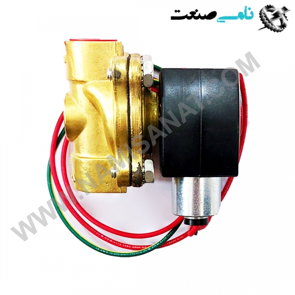 EF8210G002, واردات قطعات ,PEPERL FUCHS نامی صنعت,تجهیزات صنعتی,نمایندگی فروش سایر برند ها,نمایندگی فوش ایر برند های ABB,NAMISANAT,IFM,پترو شیمی ,فولاد,شرکت بازرگانی,نامی ,صنعت, سسایر سیستم ها,سیستم ها ,وکانکتور,مانیتور  ind.electronics,الکترونیک صنعتی,Encoders MEASUREMENT ,&INSTRUMENT,اندازه گیری و ابزار دقیق ind.power,برق صنعتی , Induction welding,,جوش القایی, hydraulic-pneumatic,,هیدرولیک     EF8210G002,EF8210G00,EF8210G00,EF8210G0,EF8210,EF821,EF82,EF8, VALVES,VALV,ASCO,HYDRAULC-PNEUMATIC,FLOMETER,FLOWMETER,HIGH FLOW VALVES, NAMISANAT.CO,https:,,www.namisanat.com,per, هیدرولیک-پنوماتیک,شیرالات,سار شیر الات,فلومتر,نامی صنت,اسکو,های فلوتر,سایر شیر الات,  تفاوت های شیر هیدرولیک و پنوماتیک تفاوت اصلی بین سیستم‌های هیدرولیک و پنوماتیک در سیال آن‌ها است. سیستم‌های هیدرولیک از مایع روغن استفاده می‌کنند در‌ صورتی که سیستم‌های پنوماتیک از هوا به عنوان سیال استفاده می‌کنند. این تفاوت منشأ بسیاری از تفاوت‌های شیر‌های هیدرولیک و پنوماتیک است. شیرها، قلب تپنده سیستم‌های هیدرولیک و پنوماتیک هستند. این اجزا کوچک اما حیاتی، جریان سیال را کنترل کرده و جهت حرکت آن را تغییر می‌دهند. هر دو سیستم هیدرولیک و پنوماتیک از سیالات برای انتقال انرژی استفاده می‌کنند، اما نوع سیال و فشار کاری آن‌ها متفاوت است. در این مقاله از نیوان صنعت، به بررسی تفاوت‌های بین شیرهای هیدرولیک و پنوماتیک، ساختار و کاربردهای آن‌ها می‌پردازیم.  تفاوت های شیر هیدرولیک و پنوماتیک تفاوت اصلی بین سیستم‌های هیدرولیک و پنوماتیک در سیال آن‌ها است. سیستم‌های هیدرولیک از مایع روغن استفاده می‌کنند در‌ صورتی که سیستم‌های پنوماتیک از هوا به عنوان سیال استفاده می‌کنند. این تفاوت منشأ بسیاری از تفاوت‌های شیر‌های هیدرولیک و پنوماتیک است.  تفاوت در اندازه نکته مهم دیگر در خرید شیرکنترلی و کارتریجی توجه به اندازه قطعات و انتخاب مناسب برای سیستم است. از آنجایی که حجم سیال خیلی زیاد نیست، شیر‌های پنوماتیک در مقادیر کم طراحی و تولید می‌شوند، اما شیر‌های هیدرولیک همه اندازه‌ها از کوچک تا بزرگ را پوشش می‌دهند.  تفاوت در مدار باز یا بسته در سیستم‌های هیدرولیک، سیستم هیدرولیک دارای مخزن روغنی است که روغن این مخزن را استخراج می‌کند و با استفاده از شیر هیدرولیک در جریان آن اختلاف ایجاد کرده و از آن در سیستم استفاده می‌کند. اما در سیستم‌های پنوماتیکی، کمپرسور‌ها هوا را از محیط گرفته و از طریق دریچه‌های پنوماتیک فشرده می‌کنند.  تفاوت در محیط کار یکی از تفاوت های شیر هیدرولیک و پنوماتیک، محیط کاری آن‌ها است. به لطف استفاده از سیالات فشرده، شیر‌های هیدرولیک در محیط‌هایی که نیاز به استحکام بالا و کنترل جریان دقیق دارند، مناسب هستند. این شیر‌ها می‌توانند در شرایط سخت و تحت بار‌های سنگین کار کنند و برای ماشین آلات صنعتی و تجهیزات ساختمانی که نیاز به کارایی بالایی دارند ‌ایده‌آل هستند. تفاوت اجزای داخلی شیر‌های هیدرولیک و پنوماتیک هر دو نوع شیر هیدرولیک و پنوماتیک دارای اجزای اصلی مشابهی هستند، اما تفاوت در نوع سیال و فشار کاری منجر به تفاوت در مواد و طراحی اجزا شده است. تفاوت های شیر هیدرولیک و پنوماتیک در اجزای داخلی هر دو شیر شامل موارد زیر است:  سوپاپ اسپول قسمتی است که جریان آب را کنترل می‌کند. در شیر‌های هیدرولیک، قرقره‌ها اغلب بزرگ هستند و برای تحمل فشار‌های بالا مشکل دارند. شیر‌های پنوماتیک دارای قرقره‌های کوچکتر و سبک‌تری هستند.  فنر در شیر‌ها از فنر‌ها برای بازگرداندن اسپول به موقعیت اولیه استفاده می‌شود. فنر‌های شیر هیدرولیک معمولاً برای تحمل فشار سیال قوی‌تر هستند.  بدنه شیر به‌طور معمول برای ساخت بدنه شیرها جهت بالا بردن مقاومت در مقابل فشارهای بالا از فولاد و چدن استفاده می‌شود. در مقابل، بدنه دریچه‌های پنوماتیک اغلب از آلومینیوم یا پلاستیک‌های مهندسی ساخته می‌شوند که سبک‌تر و مقاوم‌تر در مقابل خوردگی هستند. شیر هیدرولیک و پنوماتیک در کاربرد چه تفاوت هایی دارند؟ سیستم‌های پنوماتیک و هیدرولیک از جمله پرکاربردترین و مهم‌ترین سیستم‌های مورد استفاده در صنعت هستند و در اکثر صنایع کاربرد فراوان دارند. اما به دلیل تفاوت‌های موجود بین هر دو شیر کاربردهای آن‌ها نیز متفاوت است. تفاوت های شیر هیدرولیک و پنوماتیک در کاربرد عبارتند از:  کاربرد سیستم‌های پنوماتیک سیستم‌های پنوماتیک در صنایع زیر مورد استفاده قرار می‌گیرند:  خودروها  یکی از زمینه‌هایی که در آن از شیر پنوماتیک استفاده می‌شود، خودرو است. در قسمت‌های ساخت خودرو و تعویض بدنه آن از ابزار‌های بادی استفاده می‌شود. همچنین در صندلی‌های ماشین جدید کاربرد زیادی دارد.  صنعت کشاورزی  برای به حرکت درآوردن وسایل نقلیه سنگین، کشاورزان از سیستم‌های پنوماتیکی بدون مشکل استفاده می‌کنند. تجهیزاتی مانند کمباین، دروگر میوه و بیل مکانیکی از جمله مواردی هستند که در چهار ماشین کشاورزی با استفاده از سیستم‌های پنوماتیک کار می‌کنند.  صنعت برق  از جمله کاربرد‌های پنوماتیک در صنعت برق می‌توان به ماشین‌های الکتریکی که برای نجاری، جوشکاری و… استفاده می‌شود اشاره کرد. کاربرد سیستم های هیدرولیک اصولاً انواع شیر‌های هیدرولیک در ماشین‌های سنگین و فشار قوی که کار‌های صنعتی سنگین را انجام می‌دهند استفاده می‌شود. شیر‌های هیدرولیک در ماشین آلات کارخانه‌های سیمان، کارخانه‌های فولاد و صنعت راه‌سازی استفاده بیشتری دارند. از جمله کاربرد‌های مختلف سیستم‌های هیدرولیک می‌توان به کاربرد آن‌ها در صنایع کشاورزی، صنایع مکانیکی، صنعت نفت، صنعت چاپ، صنعت فولاد، راه آهن، نساجی، صنایع چوبی و… اشاره کرد.