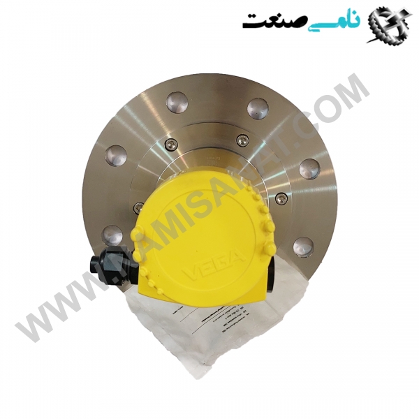 PS69.AXCSAAHXAMXXX/VEGAPLUS69, واردات قطعات ,PEPERL FUCHS نامی صنعت,تجهیزات صنعتی,نمایندگی فروش سایر برند ها,نمایندگی فوش ایر برند های ABB,NAMISANAT,IFM,پترو شیمی ,فولاد,شرکت بازرگانی,نامی ,صنعت, سسایر سیستم ها,سیستم ها ,وکانکتور,مانیتور  ind.electronics,الکترونیک صنعتی,Encoders MEASUREMENT ,&INSTRUMENT,اندازه گیری و ابزار دقیق ind.power,برق صنعتی , Induction welding,,جوش القایی, hydraulic-pneumatic,,هیدرولیک    PS69.AXCSAAHXAMXXX,PS69.AXCSAAHXAMXX,PS69.AXCSAAHXAMX,PS69.AXCSAAHXAM,PS69.AXCSAAHXA,PS69.AXCSAAHX,PS69.AXCSAAH,PS69.AXCSAA,PS69.AXCSA,PS69.AXCS,PS69.AXC,PS69.AX,PS69.A,PS69,PS6 level switch,,VEGA,LEVEL SENSOR,LEVEL,TRANSMITTER,MEASUREMENT & INSTRUMENT,PERESURE TRANSMITTER,VEGA,LEVEL,LEVEL,VEGAVEB61,SWITCH,MASUREMENT,NAMISANAT.CO,https:,https:,,www.namisanat.com,per, وگا,نرنسمیتر,لول ترنسمیتر,لول سنسور,سنسور,اندازه گیری و ابزار دقیق,سنور ترنسمیتر,   ‫لول ترانسمیتر التراسونیک | اندازه‌گیری دقیق سطح مایع - فرتاک ...‬‎ لول ترانسمیتر ابزاری در دسته‌بندی ابزاردقیق برای اندازه‌گیری پیوسته سطح مایعات و جامدات در مخازن و سیستم‌های صنعتی است که با ایجاد خروجی الکتریکی متناسب با سطح، امکان کنترل و نظارت بر فرآیند را فراهم می‌کند [1، 2]. این دستگاه‌ها بر اساس اصول مختلفی مانند فشار هیدرواستاتیک، امواج راداری یا اولتراسونیک، یا اصول مغناطیسی عمل کرده و انواع مختلفی از جمله ترانسمیترهای راداری، هیدرواستاتیک، و مغناطیسی دارند که هر یک برای کاربردهای خاصی مناسب هستند [1، 4، 5، 7]. لول ترانسمیتر چیست؟  تعریف: لول ترانسمیتر (یا ترانسمیتر سطح) یک ابزار دقیق است که سطح مواد جامد و یا مایعات را در داخل یک مخزن اندازه‌گیری می‌کند. نحوه عملکرد: این دستگاه‌ها یک خروجی الکتریکی متناسب با سطح اندازه‌گیری شده تولید می‌کنند که به سیستم‌های کنترل ارسال می‌شود [1، 6]. کاربرد: در صنایع مختلفی مانند نفت، پتروشیمی، داروسازی، غذایی و تصفیه‌خانه‌ها برای نظارت و کنترل دقیق سطح مواد و جلوگیری از سرریز شدن یا خالی شدن مخازن استفاده می‌شود [1، 12، 14]. چند نوع اصلی لول ترانسمیتر ترانسمیترهای راداری: از امواج راداری (مایکروویو) برای اندازه‌گیری سطح استفاده می‌کنند. امواج به سطح ماده برخورد کرده و بازتاب داده می‌شوند و دستگاه با محاسبه زمان رفت و برگشت امواج، سطح را تعیین می‌کند. این روش عدم تماس با مایع را تضمین می‌کند [3، 5].  ترانسمیترهای هیدرواستاتیک: بر اساس فشار ناشی از ستون مایع کار می‌کنند. با اندازه‌گیری فشار در عمق مخزن، سطح مایع محاسبه می‌شود. این نوع در مخازن نگهداری مایعات کاربرد دارد [4، 15].  ترانسمیترهای مغناطیسی: از اصول مغناطیسی و مکانیکی بهره می‌برند. شامل یک شناور حاوی آهنربا و سنسورهایی است که با حرکت شناور در لوله راهنما، سطح را اندازه‌گیری کرده و به سیگنال الکتریکی تبدیل می‌کند.  ترانسمیترهای اولتراسونیک: مشابه راداری، از امواج فراصوت برای اندازه‌گیری سطح استفاده می‌کنند. با ارسال و دریافت امواج و محاسبه زمان برگشت آن‌ها، سطح سیال را بدون تماس مستقیم اندازه‌گیری می‌کنند [8، 10]. نکات مهم در انتخاب لول ترانسمیتر نوع ماده: انتخاب ترانسمیتر باید با توجه به نوع ماده (مایع، جامد، چسبناک) و خواص آن (خورندگی، دما) انجام شود.  محدوده اندازه‌گیری: دامنه اندازه‌گیری مورد نیاز سیستم، عاملی کلیدی در انتخاب ترانسمیتر مناسب است.  حالت اندازه‌گیری: باید مشخص شود که آیا نیاز به اندازه‌گیری مداوم سطح است یا فقط در نقاط مشخص.