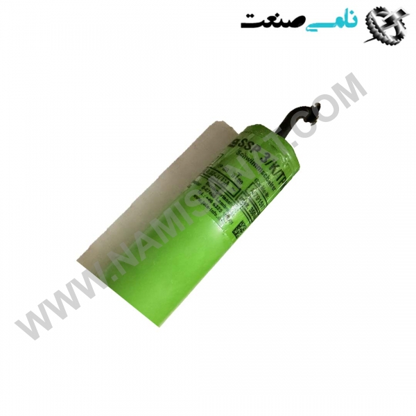 SSP 3/K/TPK, واردات قطعات ,PEPERL FUCHS نامی صنعت,تجهیزات صنعتی,نمایندگی فروش سایر برند ها,نمایندگی فوش ایر برند های ABB,NAMISANAT,IFM,پترو شیمی ,فولاد,شرکت بازرگانی,نامی ,صنعت, سسایر سیستم ها,سیستم ها ,وکانکتور,مانیتور  ind.electronics,الکترونیک صنعتی,Encoders MEASUREMENT ,&INSTRUMENT,اندازه گیری و ابزار دقیق ind.power,برق صنعتی , Induction welding,,جوش القایی, hydraulic-pneumatic,,هیدرولیک SSP 3,K,TPK,SSP 3,K,TP,SSP 3,K,T,SSP 3,K,SSP 3,,SSP 3,SSP,SS, JOLA,LEVEL,JOLA LEVEL SWITCHES,VEGA,LEVEL SENSOR,LEVEL TRANSMITTER,MEASUREMENT & INSTRUMENT, VEGA,LEVEL,LEVEL SWITCH,MASUREMENT,NAMISANAT.CO,https:,https:,,www.namisanat.com,per, وگا,نرنسمیتر,لول ترنسمیتر,لول سنسور,سنسور,اندازه گیری و ابزار دقیق,سنور ترنسمیتر,   ‫لول ترانسمیتر التراسونیک | اندازه‌گیری دقیق سطح مایع - فرتاک ...‬‎ لول ترانسمیتر ابزاری در دسته‌بندی ابزاردقیق برای اندازه‌گیری پیوسته سطح مایعات و جامدات در مخازن و سیستم‌های صنعتی است که با ایجاد خروجی الکتریکی متناسب با سطح، امکان کنترل و نظارت بر فرآیند را فراهم می‌کند [1، 2]. این دستگاه‌ها بر اساس اصول مختلفی مانند فشار هیدرواستاتیک، امواج راداری یا اولتراسونیک، یا اصول مغناطیسی عمل کرده و انواع مختلفی از جمله ترانسمیترهای راداری، هیدرواستاتیک، و مغناطیسی دارند که هر یک برای کاربردهای خاصی مناسب هستند [1، 4، 5، 7]. لول ترانسمیتر چیست؟  تعریف: لول ترانسمیتر (یا ترانسمیتر سطح) یک ابزار دقیق است که سطح مواد جامد و یا مایعات را در داخل یک مخزن اندازه‌گیری می‌کند. نحوه عملکرد: این دستگاه‌ها یک خروجی الکتریکی متناسب با سطح اندازه‌گیری شده تولید می‌کنند که به سیستم‌های کنترل ارسال می‌شود [1، 6]. کاربرد: در صنایع مختلفی مانند نفت، پتروشیمی، داروسازی، غذایی و تصفیه‌خانه‌ها برای نظارت و کنترل دقیق سطح مواد و جلوگیری از سرریز شدن یا خالی شدن مخازن استفاده می‌شود [1، 12، 14]. چند نوع اصلی لول ترانسمیتر ترانسمیترهای راداری: از امواج راداری (مایکروویو) برای اندازه‌گیری سطح استفاده می‌کنند. امواج به سطح ماده برخورد کرده و بازتاب داده می‌شوند و دستگاه با محاسبه زمان رفت و برگشت امواج، سطح را تعیین می‌کند. این روش عدم تماس با مایع را تضمین می‌کند [3، 5].  ترانسمیترهای هیدرواستاتیک: بر اساس فشار ناشی از ستون مایع کار می‌کنند. با اندازه‌گیری فشار در عمق مخزن، سطح مایع محاسبه می‌شود. این نوع در مخازن نگهداری مایعات کاربرد دارد [4، 15].  ترانسمیترهای مغناطیسی: از اصول مغناطیسی و مکانیکی بهره می‌برند. شامل یک شناور حاوی آهنربا و سنسورهایی است که با حرکت شناور در لوله راهنما، سطح را اندازه‌گیری کرده و به سیگنال الکتریکی تبدیل می‌کند.  ترانسمیترهای اولتراسونیک: مشابه راداری، از امواج فراصوت برای اندازه‌گیری سطح استفاده می‌کنند. با ارسال و دریافت امواج و محاسبه زمان برگشت آن‌ها، سطح سیال را بدون تماس مستقیم اندازه‌گیری می‌کنند [8، 10]. نکات مهم در انتخاب لول ترانسمیتر نوع ماده: انتخاب ترانسمیتر باید با توجه به نوع ماده (مایع، جامد، چسبناک) و خواص آن (خورندگی، دما) انجام شود.  محدوده اندازه‌گیری: دامنه اندازه‌گیری مورد نیاز سیستم، عاملی کلیدی در انتخاب ترانسمیتر مناسب است.  حالت اندازه‌گیری: باید مشخص شود که آیا نیاز به اندازه‌گیری مداوم سطح است یا فقط در نقاط مشخص.