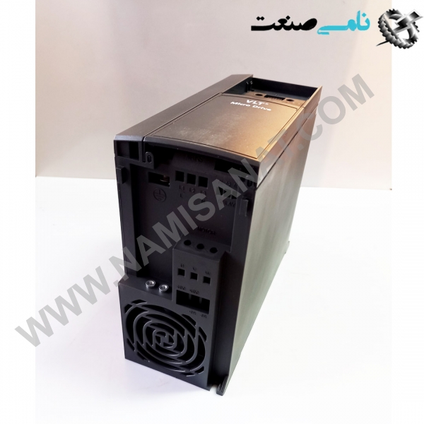 132F0028/FC-051P5K5T4E20H3BXC, واردات قطعات ,PEPERL FUCHS نامی صنعت,تجهیزات صنعتی,نمایندگی فروش سایر برند ها,نمایندگی فوش ایر برند های ABB,NAMISANAT,IFM,پترو شیمی ,فولاد,شرکت بازرگانی,نامی ,صنعت, سسایر سیستم ها,سیستم ها ,وکانکتور,مانیتور  ind.electronics,الکترونیک صنعتی,Encoders MEASUREMENT ,&INSTRUMENT,اندازه گیری و ابزار دقیق ind.power,برق صنعتی , Induction welding,,جوش القایی, hydraulic-pneumatic,,هیدرولیک   132F0028,FC-051P5K5T4E20H3BXC132F0028,FC-051P5K5T4E20H3BX132F0028,FC-051P5K5T4E20H3B,132F0028,FC-051P5K5T4E20H3,132F0028,FC-051P5K5T4E20H,132F0028,FC-051P5K5T4E20,132F0028,FC-051P5K5T4E2,132F0028,FC-051P5K5T4E,132F0028,FC-051P5K5T4,132F0028,FC-051P5K5T,132F0028,FC-051P5K5,132F0028,FC-051P5K,132F0028,FC-051P5,132F0028,FC-051P,132F0028,FC-051,132F0028,FC-0,132F0028,FC,132F0028,F,132F0028,132F002,132F00,132F0,132F,132, DANFOSS,IND.Automatin,DRIVE,INVERTER,DRIVE INVERTER,CONTROLPANEL, NAMISANAT.CO,https:,https:,,www.namisanat.com,per, دانفوس,دنفوس,اتوماسیون صنعتی,درایو,اینورتر,درایو-اینورتر,کنترل پنل   درایو اینورتر صنعتی چیست؟ | راهنمای کامل کاربردها و مزایا اتوماسیون صنعتی درایر (یا اینورتر) به کنترل دقیق سرعت موتورهای الکتریکی با استفاده از درایوهای اینورتر اشاره دارد. این سیستم‌ها با تغییر فرکانس و ولتاژ برق، امکان تنظیم سرعت موتورها را فراهم می‌کنند و به بهینه‌سازی مصرف انرژی، افزایش دقت و کارایی در فرآیندهای صنعتی کمک می‌کنند. درایوهای اینورتر در اتوماسیون صنعتی نقش حیاتی ایفا می‌کنند و در کاربردهای مختلفی از جمله پمپ‌ها، فن‌ها و کمپرسورها استفاده می‌شوند.  درایو اینورتر چیست؟ بررسی مهمترین مزایای استفاده از اینورتر در صنایع مختلف ... درایو اینورتر صنعتی یک دستگاه الکترونیکی است که برای کنترل سرعت و عملکرد موتورهای الکتریکی در محیط‌های صنعتی استفاده می‌شود. این درایوها با تغییر فرکانس و ولتاژ برق ورودی به موتور، امکان تنظیم دقیق سرعت موتور را فراهم می‌کنند. این تغییرات باعث بهبود راندمان و کاهش مصرف انرژی در سیستم‌های صنعتی می‌شود.  کاربردهای اتوماسیون صنعتی درایر (اینورتر): کنترل سرعت: درایوهای اینورتر به طور گسترده برای کنترل سرعت موتورهای الکتریکی در پمپ‌ها، فن‌ها، کمپرسورها و سایر ماشین‌آلات صنعتی استفاده می‌شوند.  بهینه‌سازی مصرف انرژی: با تنظیم سرعت موتورها بر اساس نیاز واقعی، اینورترها به کاهش مصرف انرژی و هزینه‌های مرتبط با آن کمک می‌کنند.  افزایش دقت و کارایی: درایوهای اینورتر امکان کنترل دقیق‌تر و با دقت بالاتر را فراهم می‌کنند و در نتیجه کارایی فرآیندهای صنعتی را افزایش می‌دهند.  کاهش تنش‌های مکانیکی: با راه‌اندازی نرم و بدون ضربه موتورها، اینورترها از تنش‌های مکانیکی و آسیب به تجهیزات جلوگیری می‌کنند.  حفاظت از موتور: درایوهای اینورتر می‌توانند از موتور در برابر اضافه بار، اتصال کوتاه و سایر خطاها محافظت کنند.  کنترل از راه دور: اینورترها امکان کنترل از راه دور فرآیندها را فراهم می‌کنند و به افزایش انعطاف‌پذیری و بهره‌وری کمک می‌کنند.  مزایای استفاده از درایوهای اینورتر: کاهش مصرف انرژی: درایوهای اینورتر با تنظیم سرعت موتورها بر اساس نیاز واقعی، مصرف انرژی را به میزان قابل توجهی کاهش می‌دهند.  افزایش طول عمر تجهیزات: با کاهش تنش‌ها و ضربه‌ها، طول عمر تجهیزات و ماشین‌آلات افزایش می‌یابد.  بهبود کیفیت تولید: کنترل دقیق سرعت موتورها و کاهش نوسانات، به بهبود کیفیت محصولات و فرآیندهای تولید کمک می‌کند.  کاهش هزینه‌های نگهداری: با کاهش خرابی‌ها و نیاز به تعمیرات، هزینه‌های نگهداری و تعمیرات نیز کاهش می‌یابد.  افزایش انعطاف‌پذیری: امکان کنترل از راه دور و تنظیم دقیق سرعت موتورها، انعطاف‌پذیری سیستم‌های صنعتی را افزایش می‌دهد. 