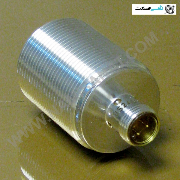 IIS248, واردات قطعات ,PEPERL FUCHS نامی صنعت,تجهیزات صنعتی,نمایندگی فروش سایر برند ها,نمایندگی فوش ایر برند های ABB,NAMISANAT,IFM,پترو شیمی ,فولاد,شرکت بازرگانی,نامی ,صنعت, سسایر سیستم ها,سیستم ها ,وکانکتور,مانیتور  ind.electronics,الکترونیک صنعتی,Encoders MEASUREMENT ,&INSTRUMENT,اندازه گیری و ابزار دقیق ind.power,برق صنعتی , Induction welding,,جوش القایی, hydraulic-pneumatic,,, هیدرولیک ,IFM,IFM ELECTRONIC,SENSOR,PHOTOELECTRIC,IIS248,IIS24,IIS2,IIS,SENSOR,MEASUREMENT & INSTRUMENT,INDUCTIVE SENSOR, TEMPERATURE SENSOR, PRESSURE SENSOR, PHOTOELECTRIC SENSOR, PROXIMITY SENSOR, FLOW SENSOR,Diffuse reflection sensor with background suppression,NAMISANAT.COM,https:,,www.namisanat.com,per, ای اف ام, ای اف ام الکترونیک, ای اف ام الکترونیک,ابزار دقیق و اندازه گیری,سنسور القایی,سنسور دما ,سنسور فشار,سنسور فتو الکتریک,سنسور چشمی,سنسور ای اف ام,سنسور چشمی ای اف ام الکترونیک,سنسور مجاورت,سنسور جریان,سنسور انعکاس پراکنده با سرکوب پس زمینه,  سنسور فتو الکتریک یا سنسور نوری، جهت تشخیص فاصله، حضور یا عدم حضور یک جسم مورد استفاده قرار می گیرد. این سنسور از یک فرستنده نوری و یک گیرنده فتوالکتریک، تشکیل شده است که در صنایع بسیاری مورد استفاده قرار می گیرد.  هایپر صنعت فامکو سه نوع پر کاربرد این سنسور از لحاظ نوع کاربری به شرح زیر می باشد به مشتریان عزیر ارائه می نماید:  سنسور نوری (دو طرفه through beam) سنسور نوری (آینه‌ای retro-reflective) سنسور نوری (یک طرفه Diffuse-reflective) سنسور فتوالکتریک نوعی سنسور نوری است که از تابش و بازتاب نور برای تشخیص حضور یا عدم حضور یک شیء استفاده می‌کند. این سنسورها از دو بخش اصلی تشکیل شده‌اند: منبع نور و آشکارساز نوری. منبع نور بسمت شیء تابیده می‌شود و بازتاب یا قطع شدن آن توسط آشکارساز نوری تشخیص داده می‌شود سنسورهای پرتوی مستقیم (Through-beam) در سنسورهای پرتوی مستقیم، فرستنده و گیرنده در دو نقطه مقابل هم قرار می‌گیرند و یک پرتوی نور بین آن‌ها ارسال می‌شود. وقتی یک شیء این پرتو را قطع کند، گیرنده، تغییر در شدت نور را تشخیص می‌دهد و سیگنالی ارسال می‌کند که نشان‌دهنده حضور شیء است.     سنسورهای بازتابی (Retro-reflective) در سنسورهای بازتابی، فرستنده و گیرنده در یک نقطه قرار دارند و یک بازتابنده در مقابل آن‌ها قرار می‌گیرد. نور از فرستنده به بازتابنده می‌رسد و به گیرنده بازمی‌گردد. وقتی یک شیء این پرتو را قطع کند، گیرنده، تغییر در شدت نور بازتابی را تشخیص می‌دهد و سیگنالی ارسال می‌کند.     سنسورهای پراکنده (Diffuse) در سنسورهای پراکنده، فرستنده و گیرنده در یک نقطه قرار دارند و نور از فرستنده به شیء برخورد کرده و به گیرنده بازمی‌گردد. وقتی یک شیء در مسیر نور قرار گیرد، گیرنده، تغییر در شدت نور بازتابی را تشخیص می‌دهد و سیگنالی ارسال می‌کند اجزای سنسورهای فوتوالکتریک سنسورهای فوتوالکتریک از اجزای مختلفی تشکیل شده‌اند که هر‌کدام نقش مهمی در عملکرد کلی این دستگاه‌ها ایفا می‌کنند. در ادامه، به هر یک از این اجزا و نقش آن‌ها در عملکرد سنسورهای فوتوالکتریک خواهیم پرداخت:        فرستنده نور فرستنده نور، بخشی از سنسور است که نور را تولید و ارسال می‌کند. این نور معمولاً مادون قرمز یا قرمز مرئی است و به‌سمت شیء مورد‌نظر ارسال می‌شود. فرستنده‌ها معمولاً از دیودهای نوری (LED) یا لیزرها برای تولید نور استفاده می‌کنند. همچنین، انتخاب منبع نور بستگی به عواملی نظیر طول موج و شدت نور دارد.     گیرنده نور گیرنده نور، بخشی از سنسور است که نور بازتابی یا قطع شده را دریافت می‌کند. این گیرنده‌ها معمولاً از فوتوترانزیستورها یا فتودیودها تشکیل شده‌اند که تغییرات در شدت نور را تشخیص می‌دهند و آن را به سیگنال‌های الکتریکی تبدیل می‌کنند. گیرنده‌ها باید به‌گونه‌ای طراحی شوند که بتوانند نور ارسال شده توسط فرستنده را به‌درستی تشخیص دهند.     مدار تقویت‌کننده مدار تقویت‌کننده، وظیفه تقویت سیگنال‌های دریافتی از گیرنده را بر‌عهده دارد. این مدارها سیگنال‌های ضعیف را تقویت می‌کنند تا بتوانند به‌درستی پردازش شده و به خروجی‌های قابل استفاده تبدیل شوند. همچنین، تقویت‌کننده‌ها نقش حیاتی در افزایش دقت و قابلیت اطمینان سنسورهای فوتوالکتریک دارند.     خروجی بخش خروجی سنسور، سیگنال‌های تقویت شده را به خروجی‌های قابل استفاده تبدیل می‌کند. این خروجی‌ها می‌توانند به‌صورت دیجیتال یا آنالوگ باشند و برای کنترل دستگاه‌های مختلف هم‌چون رله‌ها، لامپ‌ها یا سیستم‌های کنترلی استفاده شوند. همچنین، خروجی‌ها نقش مهمی در ارتباط سنسور با سایر اجزای سیستم دارند.     کاربردهای سنسورهای فوتوالکتریک سنسورهای فوتوالکتریک به‌دلیل دقت بالا و قابلیت اطمینان در شرایط مختلف محیطی، در صنایع مختلف کاربردهای گسترده‌ای دارند. این سنسورها می‌توانند به‌طور موثری در تشخیص و کنترل فرآیندهای مختلف به‌کار گرفته شوند. در ادامه، به بررسی برخی از کاربردهای مهم سنسورهای فوتوالکتریک در صنایع مختلف پرداخته‌ایم:     صنعت خودروسازی در صنعت خودروسازی، سنسورهای فوتوالکتریک برای تشخیص و شمارش قطعات در خطوط تولید و مونتاژ استفاده می‌شوند. این سنسورها می‌توانند به‌دقت حضور یا عدم حضور قطعات را تشخیص دهند و به سیستم‌های کنترلی اطلاع دهند تا فرآیند تولید به‌صورت خودکار و بدون وقفه ادامه یابد. همچنین، این سنسورها در سیستم‌های کنترل کیفیت برای بررسی دقیق قطعات و اطمینان از مطابقت آن‌ها با استانداردهای تعیین شده به‌کار می‌روند.     صنعت بسته‌بندی در صنعت بسته‌بندی، سنسورهای فوتوالکتریک برای تشخیص حضور بسته‌ها و کنترل فرآیند بسته‌بندی استفاده می‌شوند. این سنسورها می‌توانند به‌دقت تعداد بسته‌ها را شمارش کنند و از صحت و کامل بودن فرآیند بسته‌بندی اطمینان حاصل نمایند. همچنین، در سیستم‌های اتوماسیون بسته‌بندی، این سنسورها نقش مهمی در هماهنگی بین دستگاه‌های مختلف و جلوگیری از تداخل و اشتباهات دارند.     سیستم های امنیتی سنسورهای فوتوالکتریک در سیستم‌های امنیتی برای تشخیص ورود غیرمجاز به مناطق حفاظت شده استفاده می‌شوند. این سنسورها می‌توانند به‌سرعت حضور افراد یا اشیاء را تشخیص داده و به سیستم‌های هشداردهنده اطلاع دهند. این ویژگی‌ها باعث می‌شود که سنسورهای فوتوالکتریک به‌عنوان یکی از ابزارهای اصلی در سیستم‌های امنیتی و نظارتی به‌کار گرفته شوند.     صنعت داروسازی در صنعت داروسازی، سنسورهای فوتوالکتریک برای کنترل دقیق فرآیندهای تولید و بسته‌بندی داروها استفاده می‌شوند. این سنسورها می‌توانند به‌دقت تعداد و موقعیت قرص‌ها و کپسول‌ها را تشخیص دهند و از صحت و کامل بودن بسته‌بندی‌ها اطمینان حاصل کنند. همچنین، در سیستم‌های اتوماسیون داروسازی، این سنسورها نقش مهمی در هماهنگی بین دستگاه‌های مختلف و جلوگیری از تداخل و اشتباهات دارند.     مزایای سنسورهای فوتوالکتریک سنسورهای فوتوالکتریک دارای مزایای متعددی هستند که آن‌ها را به یکی از ابزارهای اصلی در سیستم‌های اتوماسیون و کنترل صنعتی تبدیل کرده است. در ادامه، به این مزایا اشاره کرده‌ایم:  دقت بالا: یکی از مهم‌ترین مزایای سنسورهای فوتوالکتریک دقت بالای آن‌ها در تشخیص اشیاء است. این سنسورها می‌توانند به‌دقت حضور یا عدم حضور اشیاء را در فاصله‌های مختلف تشخیص دهند، حتی اگر اشیاء دارای رنگ‌ها یا سطوح مختلف باشند. این ویژگی باعث می‌شود که سنسورهای فوتوالکتریک در کاربردهایی که نیاز به‌دقت بالا دارند، هم‌چون خطوط تولید و مونتاژ، بسیار مفید باشند. سرعت پاسخ‌دهی بالا: سنسورهای فوتوالکتریک دارای سرعت پاسخ‌دهی بسیار بالایی هستند که به آن‌ها اجازه می‌دهد به‌سرعت تغییرات در محیط را تشخیص دهند و واکنش نشان دهند. این ویژگی به‌ویژه در کاربردهایی که نیاز به واکنش سریع دارند، هم‌چون سیستم‌های امنیتی و کنترل فرآیندهای صنعتی، بسیار مهم است. قابلیت اطمینان بالا: سنسورهای فوتوالکتریک دارای قابلیت اطمینان بالا در شرایط مختلف محیطی هستند. این سنسورها می‌توانند در محیط‌های صنعتی با شرایط سخت هم‌جون گرد و غبار، رطوبت و دماهای بالا به‌خوبی عمل کنند. این ویژگی باعث می‌شود که سنسورهای فوتوالکتریک به‌عنوان یکی از ابزارهای اصلی در بهبود کارایی و ایمنی فرآیندهای صنعتی شناخته شوند. نصب و نگهداری آسان: سنسورهای فوتوالکتریک به‌دلیل طراحی ساده و کارآمد، نصب و نگهداری آسانی دارند. این سنسورها معمولاً نیاز به تنظیمات پیچیده ندارند و می‌توانند به‌سرعت و به‌راحتی در سیستم‌های مختلف نصب شوند. همچنین، نگهداری این سنسورها شامل تمیز کردن منظم فرستنده و گیرنده برای جلوگیری از تجمع گرد و غبار و آلودگی است. انعطاف‌پذیری در کاربردها: سنسورهای فوتوالکتریک به‌دلیل تنوع در انواع و مدل‌های مختلف، قابلیت استفاده در کاربردهای متنوعی را دارند. این سنسورها می‌توانند در صنایع مختلف از جمله خودروسازی، بسته‌بندی، امنیت و داروسازی به‌کار گرفته شوند و به‌دقت و کارایی فرآیندهای مختلف کمک کنند.    کلام آخر سنسورهای فوتوالکتریک ابزارهای پیشرفته‌ای هستند که با استفاده از تکنولوژی نور، توانایی تشخیص فاصله، حضور یا عدم حضور اشیاء را دارند. این سنسورها به‌دلیل دقت بالا، سرعت پاسخ‌دهی سریع و قابلیت اطمینان در شرایط مختلف محیطی، به‌طور گسترده‌ای در صنایع مختلف از جمله خودروسازی، بسته‌بندی، امنیت و داروسازی استفاده می‌شوند.  اجزای اصلی این سنسورها شامل فرستنده نور، گیرنده نور، مدار تقویت‌کننده و خروجی هستند که هر کدام نقش حیاتی در عملکرد کلی دستگاه ایفا می‌کنند. انواع مختلف سنسورهای فوتوالکتریک، از جمله سنسورهای پرتوی مستقیم، بازتابی و پراکنده، هر کدام برای کاربردهای خاصی طراحی شده‌اند و مزایای منحصر به‌فردی دارند.  به‌طور کلی، سنسورهای فوتوالکتریک با ارائه دقت و قابلیت اطمینان بالا، نقش مهمی در بهبود کارایی و ایمنی فرآیندهای صنعتی ایفا می‌کنند. این سنسورها با توانایی تشخیص دقیق و سریع، به‌عنوان یکی از ابزارهای اصلی در سیستم‌های اتوماسیون و کنترل صنعتی شناخته می‌شوند.     سوالات متداول 1. چگونه می‌توان سنسورهای فوتوالکتریک را نصب کرد؟  نصب سنسورهای فوتوالکتریک بستگی به نوع سنسور و کاربرد آن دارد. برای سنسورهای پرتوی مستقیم، فرستنده و گیرنده باید در دو نقطه مقابل هم قرار گیرند. برای سنسورهای بازتابی، فرستنده و گیرنده در یک نقطه قرار دارند و یک بازتابنده در مقابل آن‌ها قرار می‌گیرد. برای سنسورهای پراکنده، فرستنده و گیرنده در یک نقطه قرار دارند و نور به‌سمت شیء ارسال می‌شود.     2. چگونه می‌توان از سنسورهای فوتوالکتریک نگهداری کرد؟  نگهداری سنسورهای فوتوالکتریک شامل تمیز کردن منظم فرستنده و گیرنده برای جلوگیری از تجمع گرد و غبار و آلودگی است. همچنین، بررسی و تنظیم دقیق سنسورها برای اطمینان از عملکرد صحیح آن‌ها ضروری است.     3. چگونه می‌توان سنسورهای فوتوالکتریک را تنظیم کرد؟  تنظیم سنسورهای فوتوالکتریک بستگی به نوع سنسور و کاربرد آن دارد. برای تنظیم این سنسورها، ابتدا باید فرستنده و گیرنده را به‌درستی در محل مورد‌نظر نصب کنید. سپس با استفاده از تنظیمات موجود در سنسور، می‌توانید حساسیت و فاصله تشخیص را تنظیم کنید. برخی از سنسورها دارای دکمه‌ها یا پیچ‌های تنظیم هستند که به شما اجازه می‌دهند پارامترهای مختلف را به‌دقت تنظیم کنید.     4. چگونه می‌توان مشکلات سنسورهای فوتوالکتریک را عیب‌یابی کرد؟  برای عیب‌یابی سنسورهای فوتوالکتریک، ابتدا باید از تمیز بودن فرستنده و گیرنده اطمینان حاصل کنید. گرد و غبار و آلودگی می‌تواند عملکرد سنسور را مختل کند. سپس بررسی کنید که آیا سنسور به‌درستی نصب شده و تنظیمات آن صحیح است. اگر مشکل همچنان باقی است، می‌توانید از دستگاه‌های تست و ابزارهای عیب‌یابی استفاده کنید تا مشکلات الکتریکی یا مکانیکی را شناسایی کنید.     5. چه عواملی می‌توانند بر عملکرد سنسورهای فوتوالکتریک تأثیر بگذارند؟  عوامل مختلفی از جمله گرد و غبار، رطوبت، دما و نور محیط می‌توانند بر عملکرد سنسورهای فوتوالکتریک تأثیر بگذارند. همچنین، اشیاء با سطوح بازتابی یا شفاف می‌توانند باعث اختلال در عملکرد سنسور شوند. برای بهبود عملکرد سنسور، می‌توانید از محافظ‌ها و فیلترهای مناسب استفاده کرده و سنسور را در محیط‌های مناسب نصب کنید
