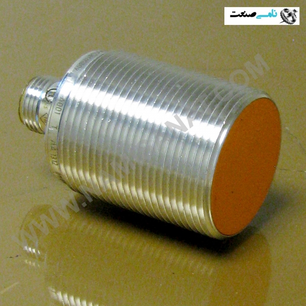 IIS248, واردات قطعات ,PEPERL FUCHS نامی صنعت,تجهیزات صنعتی,نمایندگی فروش سایر برند ها,نمایندگی فوش ایر برند های ABB,NAMISANAT,IFM,پترو شیمی ,فولاد,شرکت بازرگانی,نامی ,صنعت, سسایر سیستم ها,سیستم ها ,وکانکتور,مانیتور  ind.electronics,الکترونیک صنعتی,Encoders MEASUREMENT ,&INSTRUMENT,اندازه گیری و ابزار دقیق ind.power,برق صنعتی , Induction welding,,جوش القایی, hydraulic-pneumatic,,, هیدرولیک ,IFM,IFM ELECTRONIC,SENSOR,PHOTOELECTRIC,IIS248,IIS24,IIS2,IIS,SENSOR,MEASUREMENT & INSTRUMENT,INDUCTIVE SENSOR, TEMPERATURE SENSOR, PRESSURE SENSOR, PHOTOELECTRIC SENSOR, PROXIMITY SENSOR, FLOW SENSOR,Diffuse reflection sensor with background suppression,NAMISANAT.COM,https:,,www.namisanat.com,per, ای اف ام, ای اف ام الکترونیک, ای اف ام الکترونیک,ابزار دقیق و اندازه گیری,سنسور القایی,سنسور دما ,سنسور فشار,سنسور فتو الکتریک,سنسور چشمی,سنسور ای اف ام,سنسور چشمی ای اف ام الکترونیک,سنسور مجاورت,سنسور جریان,سنسور انعکاس پراکنده با سرکوب پس زمینه,  سنسور فتو الکتریک یا سنسور نوری، جهت تشخیص فاصله، حضور یا عدم حضور یک جسم مورد استفاده قرار می گیرد. این سنسور از یک فرستنده نوری و یک گیرنده فتوالکتریک، تشکیل شده است که در صنایع بسیاری مورد استفاده قرار می گیرد.  هایپر صنعت فامکو سه نوع پر کاربرد این سنسور از لحاظ نوع کاربری به شرح زیر می باشد به مشتریان عزیر ارائه می نماید:  سنسور نوری (دو طرفه through beam) سنسور نوری (آینه‌ای retro-reflective) سنسور نوری (یک طرفه Diffuse-reflective) سنسور فتوالکتریک نوعی سنسور نوری است که از تابش و بازتاب نور برای تشخیص حضور یا عدم حضور یک شیء استفاده می‌کند. این سنسورها از دو بخش اصلی تشکیل شده‌اند: منبع نور و آشکارساز نوری. منبع نور بسمت شیء تابیده می‌شود و بازتاب یا قطع شدن آن توسط آشکارساز نوری تشخیص داده می‌شود سنسورهای پرتوی مستقیم (Through-beam) در سنسورهای پرتوی مستقیم، فرستنده و گیرنده در دو نقطه مقابل هم قرار می‌گیرند و یک پرتوی نور بین آن‌ها ارسال می‌شود. وقتی یک شیء این پرتو را قطع کند، گیرنده، تغییر در شدت نور را تشخیص می‌دهد و سیگنالی ارسال می‌کند که نشان‌دهنده حضور شیء است.     سنسورهای بازتابی (Retro-reflective) در سنسورهای بازتابی، فرستنده و گیرنده در یک نقطه قرار دارند و یک بازتابنده در مقابل آن‌ها قرار می‌گیرد. نور از فرستنده به بازتابنده می‌رسد و به گیرنده بازمی‌گردد. وقتی یک شیء این پرتو را قطع کند، گیرنده، تغییر در شدت نور بازتابی را تشخیص می‌دهد و سیگنالی ارسال می‌کند.     سنسورهای پراکنده (Diffuse) در سنسورهای پراکنده، فرستنده و گیرنده در یک نقطه قرار دارند و نور از فرستنده به شیء برخورد کرده و به گیرنده بازمی‌گردد. وقتی یک شیء در مسیر نور قرار گیرد، گیرنده، تغییر در شدت نور بازتابی را تشخیص می‌دهد و سیگنالی ارسال می‌کند اجزای سنسورهای فوتوالکتریک سنسورهای فوتوالکتریک از اجزای مختلفی تشکیل شده‌اند که هر‌کدام نقش مهمی در عملکرد کلی این دستگاه‌ها ایفا می‌کنند. در ادامه، به هر یک از این اجزا و نقش آن‌ها در عملکرد سنسورهای فوتوالکتریک خواهیم پرداخت:        فرستنده نور فرستنده نور، بخشی از سنسور است که نور را تولید و ارسال می‌کند. این نور معمولاً مادون قرمز یا قرمز مرئی است و به‌سمت شیء مورد‌نظر ارسال می‌شود. فرستنده‌ها معمولاً از دیودهای نوری (LED) یا لیزرها برای تولید نور استفاده می‌کنند. همچنین، انتخاب منبع نور بستگی به عواملی نظیر طول موج و شدت نور دارد.     گیرنده نور گیرنده نور، بخشی از سنسور است که نور بازتابی یا قطع شده را دریافت می‌کند. این گیرنده‌ها معمولاً از فوتوترانزیستورها یا فتودیودها تشکیل شده‌اند که تغییرات در شدت نور را تشخیص می‌دهند و آن را به سیگنال‌های الکتریکی تبدیل می‌کنند. گیرنده‌ها باید به‌گونه‌ای طراحی شوند که بتوانند نور ارسال شده توسط فرستنده را به‌درستی تشخیص دهند.     مدار تقویت‌کننده مدار تقویت‌کننده، وظیفه تقویت سیگنال‌های دریافتی از گیرنده را بر‌عهده دارد. این مدارها سیگنال‌های ضعیف را تقویت می‌کنند تا بتوانند به‌درستی پردازش شده و به خروجی‌های قابل استفاده تبدیل شوند. همچنین، تقویت‌کننده‌ها نقش حیاتی در افزایش دقت و قابلیت اطمینان سنسورهای فوتوالکتریک دارند.     خروجی بخش خروجی سنسور، سیگنال‌های تقویت شده را به خروجی‌های قابل استفاده تبدیل می‌کند. این خروجی‌ها می‌توانند به‌صورت دیجیتال یا آنالوگ باشند و برای کنترل دستگاه‌های مختلف هم‌چون رله‌ها، لامپ‌ها یا سیستم‌های کنترلی استفاده شوند. همچنین، خروجی‌ها نقش مهمی در ارتباط سنسور با سایر اجزای سیستم دارند.     کاربردهای سنسورهای فوتوالکتریک سنسورهای فوتوالکتریک به‌دلیل دقت بالا و قابلیت اطمینان در شرایط مختلف محیطی، در صنایع مختلف کاربردهای گسترده‌ای دارند. این سنسورها می‌توانند به‌طور موثری در تشخیص و کنترل فرآیندهای مختلف به‌کار گرفته شوند. در ادامه، به بررسی برخی از کاربردهای مهم سنسورهای فوتوالکتریک در صنایع مختلف پرداخته‌ایم:     صنعت خودروسازی در صنعت خودروسازی، سنسورهای فوتوالکتریک برای تشخیص و شمارش قطعات در خطوط تولید و مونتاژ استفاده می‌شوند. این سنسورها می‌توانند به‌دقت حضور یا عدم حضور قطعات را تشخیص دهند و به سیستم‌های کنترلی اطلاع دهند تا فرآیند تولید به‌صورت خودکار و بدون وقفه ادامه یابد. همچنین، این سنسورها در سیستم‌های کنترل کیفیت برای بررسی دقیق قطعات و اطمینان از مطابقت آن‌ها با استانداردهای تعیین شده به‌کار می‌روند.     صنعت بسته‌بندی در صنعت بسته‌بندی، سنسورهای فوتوالکتریک برای تشخیص حضور بسته‌ها و کنترل فرآیند بسته‌بندی استفاده می‌شوند. این سنسورها می‌توانند به‌دقت تعداد بسته‌ها را شمارش کنند و از صحت و کامل بودن فرآیند بسته‌بندی اطمینان حاصل نمایند. همچنین، در سیستم‌های اتوماسیون بسته‌بندی، این سنسورها نقش مهمی در هماهنگی بین دستگاه‌های مختلف و جلوگیری از تداخل و اشتباهات دارند.     سیستم های امنیتی سنسورهای فوتوالکتریک در سیستم‌های امنیتی برای تشخیص ورود غیرمجاز به مناطق حفاظت شده استفاده می‌شوند. این سنسورها می‌توانند به‌سرعت حضور افراد یا اشیاء را تشخیص داده و به سیستم‌های هشداردهنده اطلاع دهند. این ویژگی‌ها باعث می‌شود که سنسورهای فوتوالکتریک به‌عنوان یکی از ابزارهای اصلی در سیستم‌های امنیتی و نظارتی به‌کار گرفته شوند.     صنعت داروسازی در صنعت داروسازی، سنسورهای فوتوالکتریک برای کنترل دقیق فرآیندهای تولید و بسته‌بندی داروها استفاده می‌شوند. این سنسورها می‌توانند به‌دقت تعداد و موقعیت قرص‌ها و کپسول‌ها را تشخیص دهند و از صحت و کامل بودن بسته‌بندی‌ها اطمینان حاصل کنند. همچنین، در سیستم‌های اتوماسیون داروسازی، این سنسورها نقش مهمی در هماهنگی بین دستگاه‌های مختلف و جلوگیری از تداخل و اشتباهات دارند.     مزایای سنسورهای فوتوالکتریک سنسورهای فوتوالکتریک دارای مزایای متعددی هستند که آن‌ها را به یکی از ابزارهای اصلی در سیستم‌های اتوماسیون و کنترل صنعتی تبدیل کرده است. در ادامه، به این مزایا اشاره کرده‌ایم:  دقت بالا: یکی از مهم‌ترین مزایای سنسورهای فوتوالکتریک دقت بالای آن‌ها در تشخیص اشیاء است. این سنسورها می‌توانند به‌دقت حضور یا عدم حضور اشیاء را در فاصله‌های مختلف تشخیص دهند، حتی اگر اشیاء دارای رنگ‌ها یا سطوح مختلف باشند. این ویژگی باعث می‌شود که سنسورهای فوتوالکتریک در کاربردهایی که نیاز به‌دقت بالا دارند، هم‌چون خطوط تولید و مونتاژ، بسیار مفید باشند. سرعت پاسخ‌دهی بالا: سنسورهای فوتوالکتریک دارای سرعت پاسخ‌دهی بسیار بالایی هستند که به آن‌ها اجازه می‌دهد به‌سرعت تغییرات در محیط را تشخیص دهند و واکنش نشان دهند. این ویژگی به‌ویژه در کاربردهایی که نیاز به واکنش سریع دارند، هم‌چون سیستم‌های امنیتی و کنترل فرآیندهای صنعتی، بسیار مهم است. قابلیت اطمینان بالا: سنسورهای فوتوالکتریک دارای قابلیت اطمینان بالا در شرایط مختلف محیطی هستند. این سنسورها می‌توانند در محیط‌های صنعتی با شرایط سخت هم‌جون گرد و غبار، رطوبت و دماهای بالا به‌خوبی عمل کنند. این ویژگی باعث می‌شود که سنسورهای فوتوالکتریک به‌عنوان یکی از ابزارهای اصلی در بهبود کارایی و ایمنی فرآیندهای صنعتی شناخته شوند. نصب و نگهداری آسان: سنسورهای فوتوالکتریک به‌دلیل طراحی ساده و کارآمد، نصب و نگهداری آسانی دارند. این سنسورها معمولاً نیاز به تنظیمات پیچیده ندارند و می‌توانند به‌سرعت و به‌راحتی در سیستم‌های مختلف نصب شوند. همچنین، نگهداری این سنسورها شامل تمیز کردن منظم فرستنده و گیرنده برای جلوگیری از تجمع گرد و غبار و آلودگی است. انعطاف‌پذیری در کاربردها: سنسورهای فوتوالکتریک به‌دلیل تنوع در انواع و مدل‌های مختلف، قابلیت استفاده در کاربردهای متنوعی را دارند. این سنسورها می‌توانند در صنایع مختلف از جمله خودروسازی، بسته‌بندی، امنیت و داروسازی به‌کار گرفته شوند و به‌دقت و کارایی فرآیندهای مختلف کمک کنند.    کلام آخر سنسورهای فوتوالکتریک ابزارهای پیشرفته‌ای هستند که با استفاده از تکنولوژی نور، توانایی تشخیص فاصله، حضور یا عدم حضور اشیاء را دارند. این سنسورها به‌دلیل دقت بالا، سرعت پاسخ‌دهی سریع و قابلیت اطمینان در شرایط مختلف محیطی، به‌طور گسترده‌ای در صنایع مختلف از جمله خودروسازی، بسته‌بندی، امنیت و داروسازی استفاده می‌شوند.  اجزای اصلی این سنسورها شامل فرستنده نور، گیرنده نور، مدار تقویت‌کننده و خروجی هستند که هر کدام نقش حیاتی در عملکرد کلی دستگاه ایفا می‌کنند. انواع مختلف سنسورهای فوتوالکتریک، از جمله سنسورهای پرتوی مستقیم، بازتابی و پراکنده، هر کدام برای کاربردهای خاصی طراحی شده‌اند و مزایای منحصر به‌فردی دارند.  به‌طور کلی، سنسورهای فوتوالکتریک با ارائه دقت و قابلیت اطمینان بالا، نقش مهمی در بهبود کارایی و ایمنی فرآیندهای صنعتی ایفا می‌کنند. این سنسورها با توانایی تشخیص دقیق و سریع، به‌عنوان یکی از ابزارهای اصلی در سیستم‌های اتوماسیون و کنترل صنعتی شناخته می‌شوند.     سوالات متداول 1. چگونه می‌توان سنسورهای فوتوالکتریک را نصب کرد؟  نصب سنسورهای فوتوالکتریک بستگی به نوع سنسور و کاربرد آن دارد. برای سنسورهای پرتوی مستقیم، فرستنده و گیرنده باید در دو نقطه مقابل هم قرار گیرند. برای سنسورهای بازتابی، فرستنده و گیرنده در یک نقطه قرار دارند و یک بازتابنده در مقابل آن‌ها قرار می‌گیرد. برای سنسورهای پراکنده، فرستنده و گیرنده در یک نقطه قرار دارند و نور به‌سمت شیء ارسال می‌شود.     2. چگونه می‌توان از سنسورهای فوتوالکتریک نگهداری کرد؟  نگهداری سنسورهای فوتوالکتریک شامل تمیز کردن منظم فرستنده و گیرنده برای جلوگیری از تجمع گرد و غبار و آلودگی است. همچنین، بررسی و تنظیم دقیق سنسورها برای اطمینان از عملکرد صحیح آن‌ها ضروری است.     3. چگونه می‌توان سنسورهای فوتوالکتریک را تنظیم کرد؟  تنظیم سنسورهای فوتوالکتریک بستگی به نوع سنسور و کاربرد آن دارد. برای تنظیم این سنسورها، ابتدا باید فرستنده و گیرنده را به‌درستی در محل مورد‌نظر نصب کنید. سپس با استفاده از تنظیمات موجود در سنسور، می‌توانید حساسیت و فاصله تشخیص را تنظیم کنید. برخی از سنسورها دارای دکمه‌ها یا پیچ‌های تنظیم هستند که به شما اجازه می‌دهند پارامترهای مختلف را به‌دقت تنظیم کنید.     4. چگونه می‌توان مشکلات سنسورهای فوتوالکتریک را عیب‌یابی کرد؟  برای عیب‌یابی سنسورهای فوتوالکتریک، ابتدا باید از تمیز بودن فرستنده و گیرنده اطمینان حاصل کنید. گرد و غبار و آلودگی می‌تواند عملکرد سنسور را مختل کند. سپس بررسی کنید که آیا سنسور به‌درستی نصب شده و تنظیمات آن صحیح است. اگر مشکل همچنان باقی است، می‌توانید از دستگاه‌های تست و ابزارهای عیب‌یابی استفاده کنید تا مشکلات الکتریکی یا مکانیکی را شناسایی کنید.     5. چه عواملی می‌توانند بر عملکرد سنسورهای فوتوالکتریک تأثیر بگذارند؟  عوامل مختلفی از جمله گرد و غبار، رطوبت، دما و نور محیط می‌توانند بر عملکرد سنسورهای فوتوالکتریک تأثیر بگذارند. همچنین، اشیاء با سطوح بازتابی یا شفاف می‌توانند باعث اختلال در عملکرد سنسور شوند. برای بهبود عملکرد سنسور، می‌توانید از محافظ‌ها و فیلترهای مناسب استفاده کرده و سنسور را در محیط‌های مناسب نصب کنید